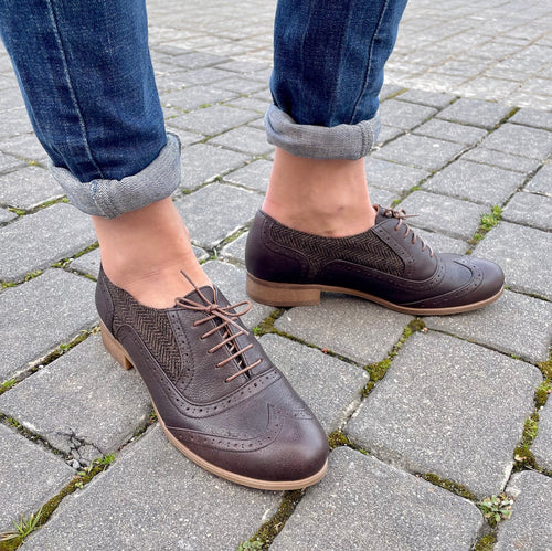 Leeds: Women's Handmade Brown Leather &amp; Tweed Oxford Shoes – Canvas Brogues, Customizable